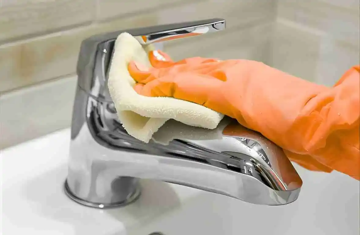 Fixture and surface polishing
